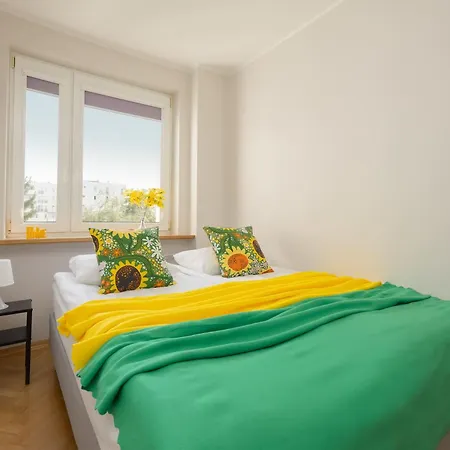 Practical Family With 2 Bedrooms A Few Minutes From The Airport By Renters * Varsó