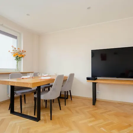 Practical Family With 2 Bedrooms A Few Minutes From The Airport By Renters Apartman