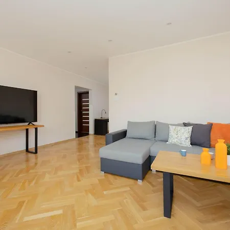 Practical Family With 2 Bedrooms A Few Minutes From The Airport By Renters Apartman *