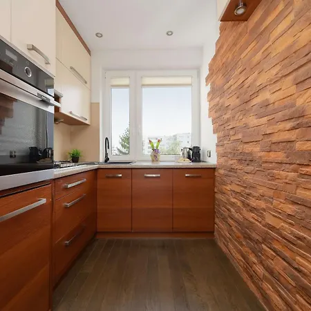 Practical Family With 2 Bedrooms A Few Minutes From The Airport By Renters Varsó