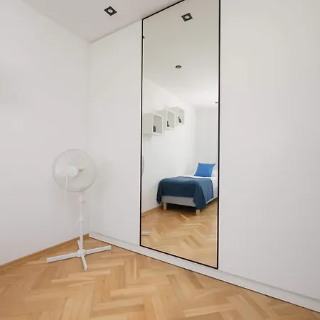 Practical Family With 2 Bedrooms A Few Minutes From The Airport By Renters *